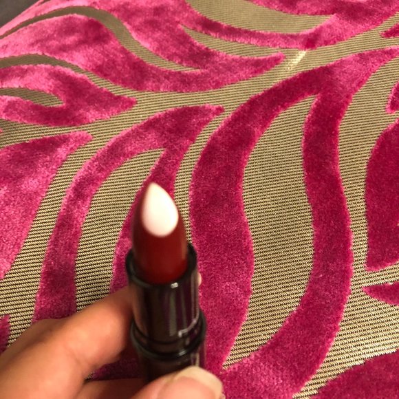 MAC - LOVE ME LIPSTICK + Cosmetic Bag - Picture 9 of 12